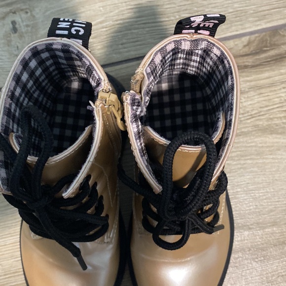 WYSBAOSHU Girls Boots, size 9.5T - Picture 6 of 8